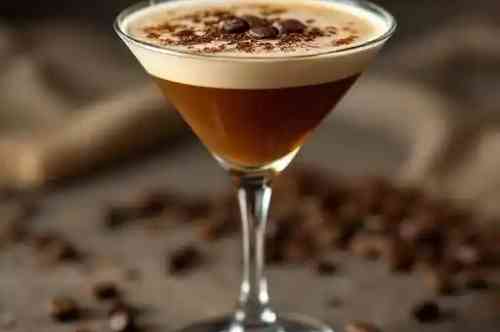 ESPRESSO MARTINI recipe served in a glass, by Pekin the Chef